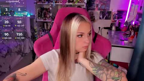 Snapshot of chloekohaku chatting on September 15, 3:06 am ChloeKohaku online show from September 15, 3:06 am