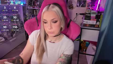 Snapshot of chloekohaku chatting on October 23, 10:36 am ChloeKohaku online show from October 23, 10:36 am