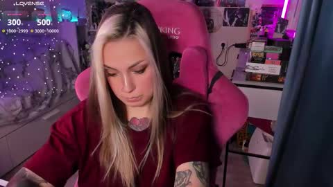 Snapshot of chloekohaku chatting on November 22, 8:57 am ChloeKohaku online show from November 22, 8:57 am