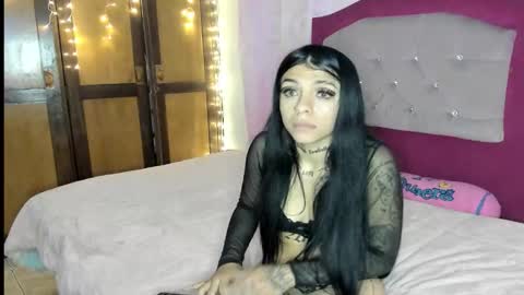 chloemessy online show from February 3, 6:22 am