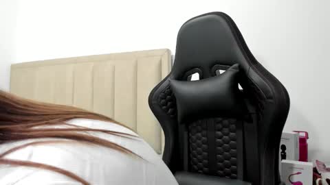 chloemiller   online show from October 23, 11:14 pm