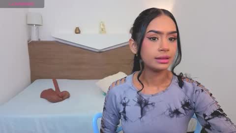 C H L O E online show from January 15, 2:27 am