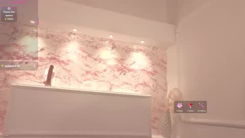 C H L O E online show from February 4, 1:28 pm