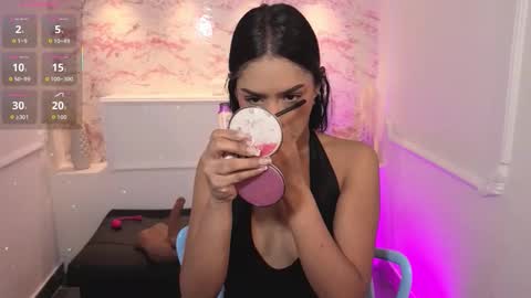 C H L O E online show from February 9, 12:09 pm