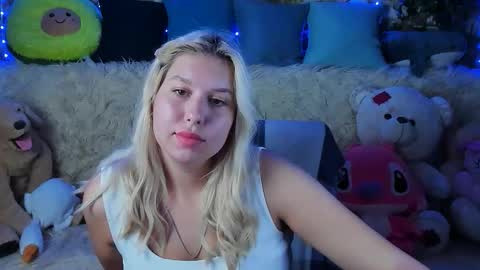 ChloeRicci online show from September 8, 3:00 pm