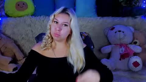 ChloeRicci online show from September 20, 7:09 am