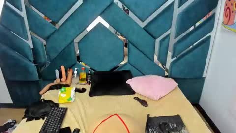 Snapshot of chloerose__ chatting on June 7, 2:48 am chloerose__ online show from June 7, 2:48 am