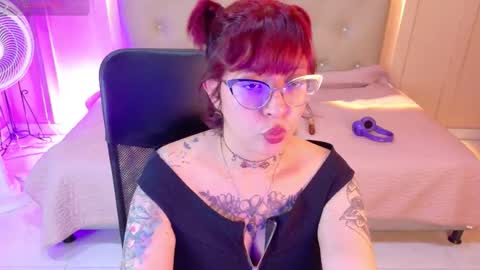 Chloe rosse online show from December 3, 1:46 am