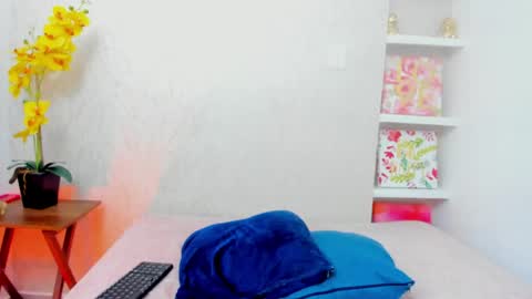 Snapshot of chloesmith9 chatting on May 21, 8:49 pm Chloe online show from May 21, 8:49 pm