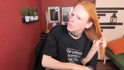 Snapshot of chloevalentinee chatting on October 5, 10:24 am Chloe online show from October 5, 10:24 am