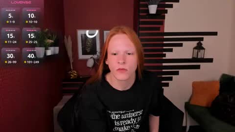 Snapshot of chloevalentinee chatting on October 17, 11:46 am Chloe online show from October 17, 11:46 am