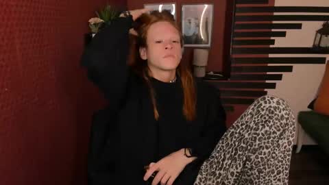 Chloe online show from November 12, 11:21 am