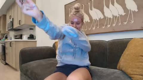 Snapshot of chloexbabe chatting on July 28, 5:25 am Chloe Babe online show from July 28, 5:25 am