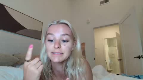 Snapshot of chloexbabe chatting on July 30, 2:43 am Chloe Babe online show from July 30, 2:43 am
