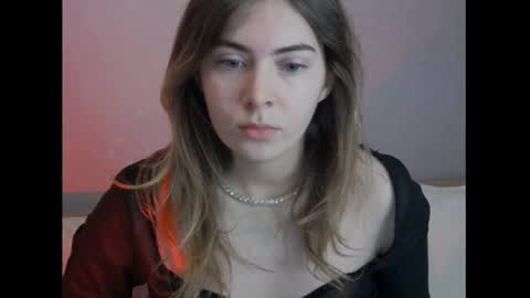 chloi_hes online show from December 22, 8:38 am