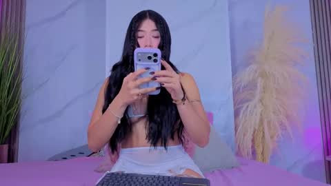 Snapshot of chlooee_ chatting on April 8, 2:11 am Chlooe online show from April 8, 2:11 am