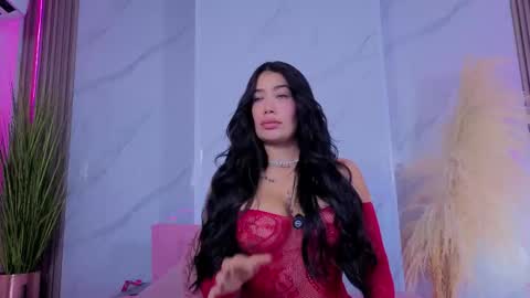 Snapshot of chlooee_ chatting on April 13, 1:44 am Chlooe online show from April 13, 1:44 am