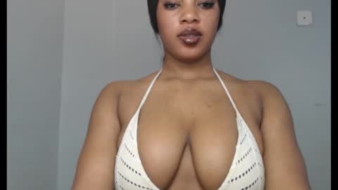 Snapshot of choco_chocox chatting on September 22, 9:11 am ESTHER online show from September 22, 9:11 am