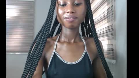 Snapshot of choco_petitqueen chatting on November 11, 8:25 am choco_petitqueen online show from November 11, 8:25 am