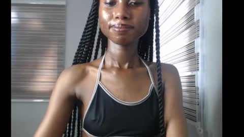 Snapshot of choco_petitqueen chatting on November 14, 8:35 am choco_petitqueen online show from November 14, 8:35 am