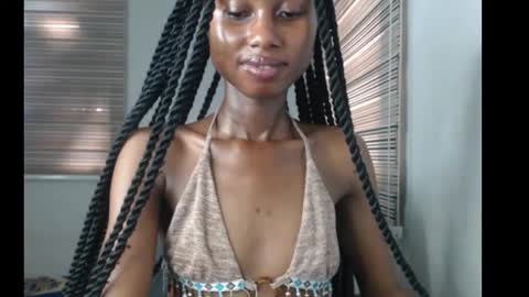 Snapshot of choco_petitqueen chatting on November 19, 8:14 am choco_petitqueen online show from November 19, 8:14 am