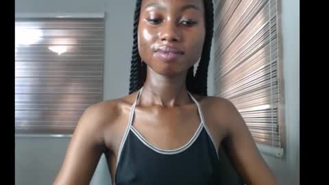 Snapshot of choco_petitqueen chatting on November 22, 8:13 am choco_petitqueen online show from November 22, 8:13 am