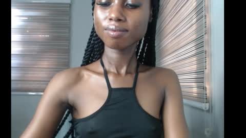 Snapshot of choco_petitqueen chatting on November 25, 7:52 am choco_petitqueen online show from November 25, 7:52 am