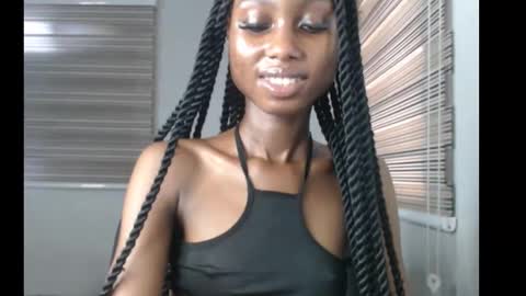 Snapshot of choco_petitqueen chatting on November 26, 8:37 am choco_petitqueen online show from November 26, 8:37 am