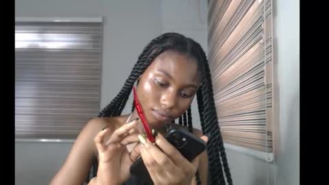 Snapshot of choco_petitqueen chatting on November 27, 8:05 am choco_petitqueen online show from November 27, 8:05 am