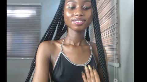 Snapshot of choco_petitqueen chatting on November 28, 8:28 am choco_petitqueen online show from November 28, 8:28 am