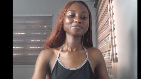 Snapshot of choco_petitqueen chatting on January 6, 9:35 am choco_petitqueen online show from January 6, 9:35 am