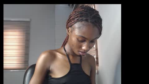 Snapshot of choco_petitqueen chatting on January 16, 7:34 am choco_petitqueen online show from January 16, 7:34 am