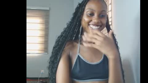 Snapshot of choco_petitqueen chatting on February 23, 7:50 am choco_petitqueen online show from February 23, 7:50 am