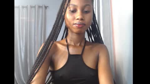 Snapshot of choco_petitqueen chatting on March 11, 7:03 am choco_petitqueen online show from March 11, 7:03 am