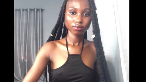 Snapshot of choco_petitqueen chatting on March 25, 7:58 am choco_petitqueen online show from March 25, 7:58 am