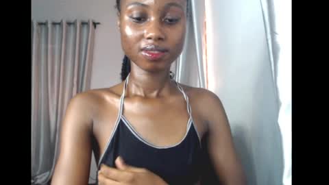 Snapshot of choco_petitqueen chatting on March 27, 8:26 am choco_petitqueen online show from March 27, 8:26 am