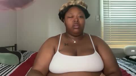Snapshot of chocolatebunnyxx69 chatting on April 2, 6:49 pm Melina online show from April 2, 6:49 pm