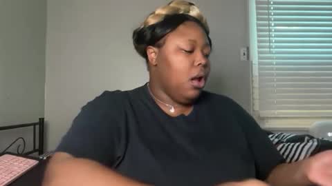 Snapshot of chocolatebunnyxx69 chatting on April 3, 12:25 pm Melina online show from April 3, 12:25 pm