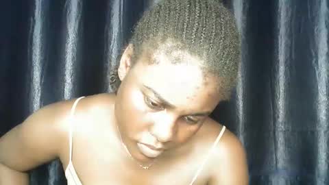 Snapshot of chocoslut22 chatting on December 19, 4:52 am chocoslut22 online show from December 19, 4:52 am