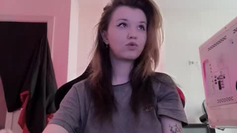 Lissa online show from February 8, 1:25 pm