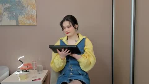 Cassandra online show from March 20, 4:28 am