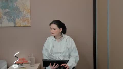 Cassandra online show from March 21, 4:06 am