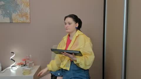 Cassandra online show from March 26, 4:18 am