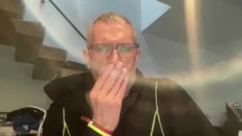 Snapshot of choupipat1 chatting on March 10, 7:35 am choupipat1 online show from March 10, 7:35 am