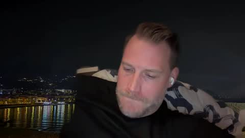 Chris online show from February 5, 6:15 pm