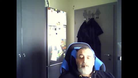 Snapshot of chris250268 chatting on September 17, 9:44 am Chris online show from September 17, 9:44 am