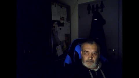 Snapshot of chris250268 chatting on October 5, 2:32 am Chris online show from October 5, 2:32 am