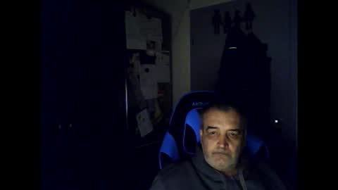 Snapshot of chris250268 chatting on October 12, 4:00 am Chris online show from October 12, 4:00 am