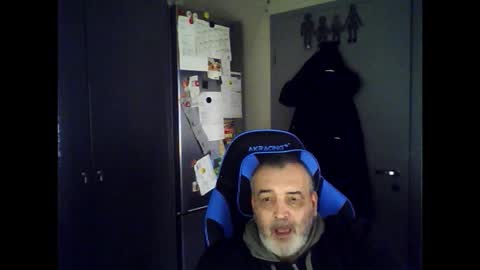 Snapshot of chris250268 chatting on November 8, 12:38 pm Chris online show from November 8, 12:38 pm