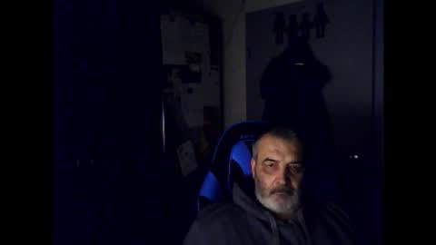 Snapshot of chris250268 chatting on November 16, 5:35 am Chris online show from November 16, 5:35 am